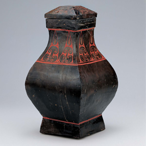 Lacquer-covered earthenware fang