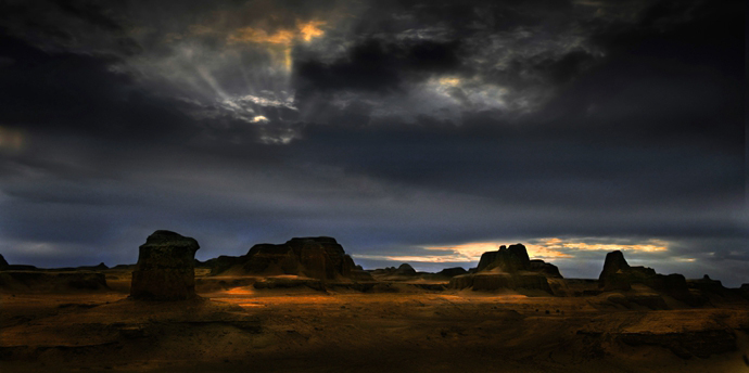  Passing by the West of China —— Photography Exhibition of Tianran