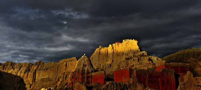  Passing by the West of China —— Photography Exhibition of Tianran